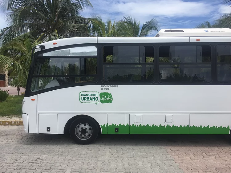 Photo of the front half of the Isleno bus on Isla Mujeres.