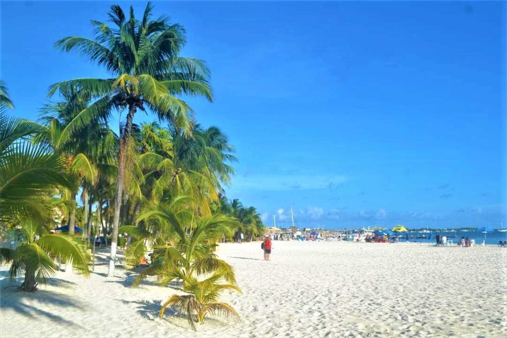 Playa Norte on Isla Mujeres at midday