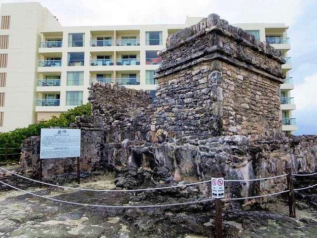The Yamil Lu'um ruins are a budget friendly Mayan ruin option for an itinerary for Cancun.