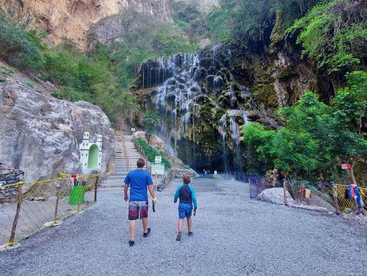 the cave and main tunnel at Grutas Tolantongo Mexico are right next to each other