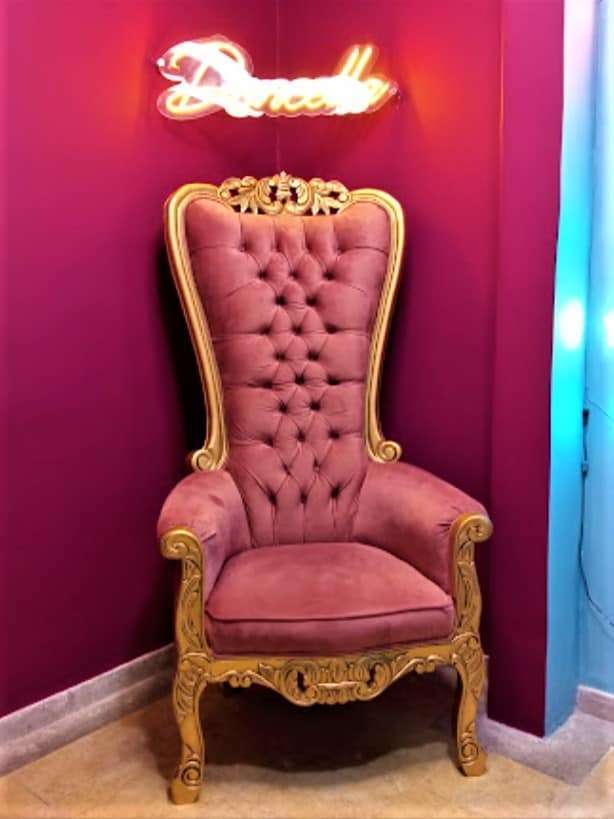 Doncella Cafe is a Mexico City restaurant that appeals to anyone with a princess fantasy.
