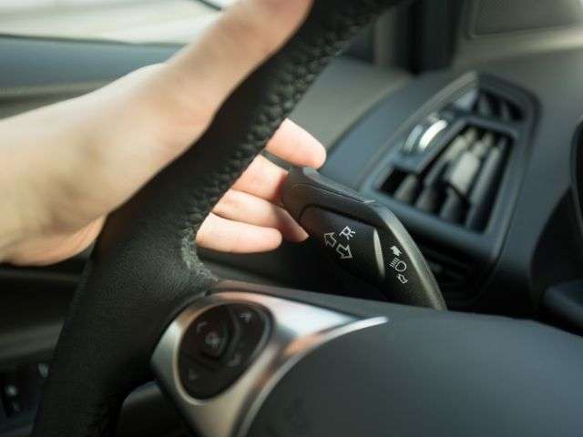 Always use your turn signal to change lanes when driving in El Salvador.