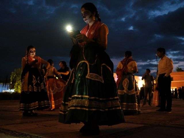 Teaching kids about local traditions is a unique way to spend time in Oaxaca with kids.