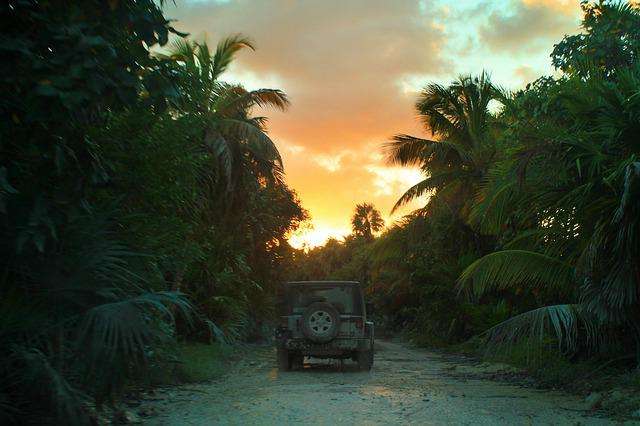 Paying attention to your surroundings is one of our top Mexico driving tips.