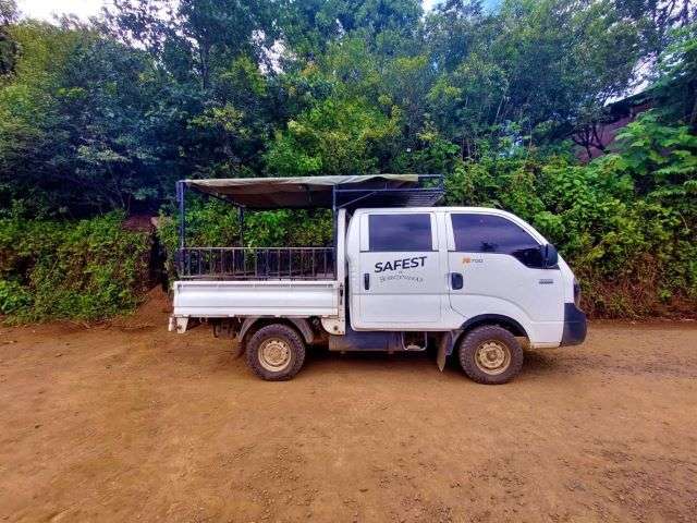 The shuttle to Hobbitenango Guatemala is safe and efficient.