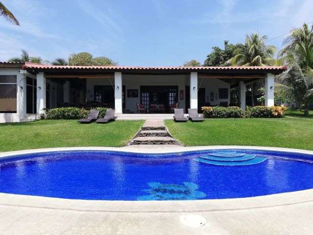 Farallong Beach House is a great place to stay in El Tunco El Salvador