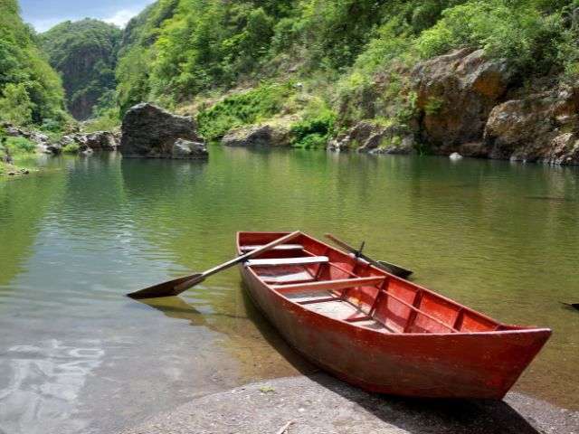 Shoulder season is the best time to visit Nicaragua for lower numbers of tourists.
