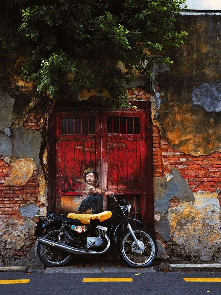 In Penang vs Langkawi, the street art in Penang is better.