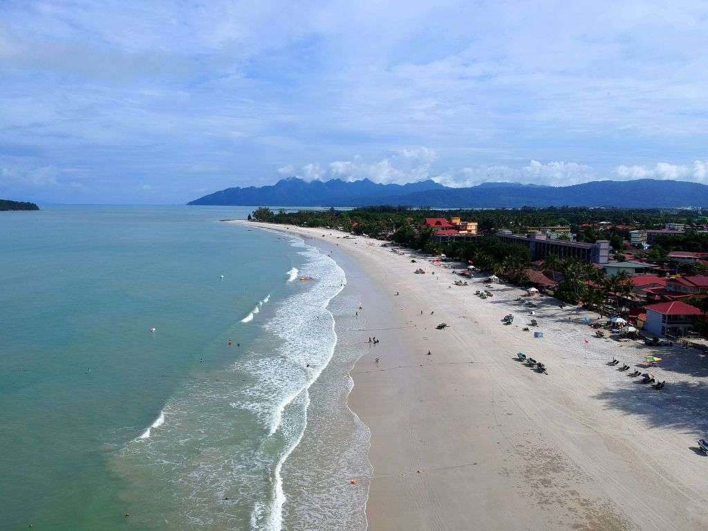 A cenang beach Langkawi helicopter tour is more budget friendly.