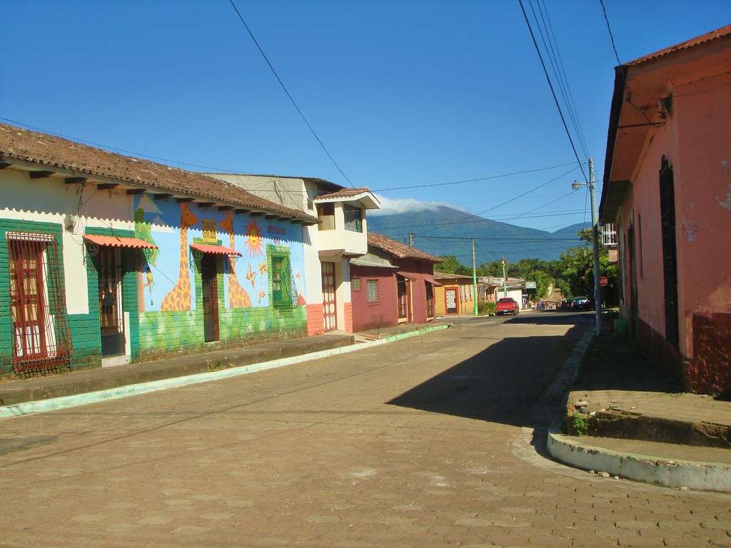 La Ruta de las Flores El Salvador tours take you to a variety of colorful local towns.