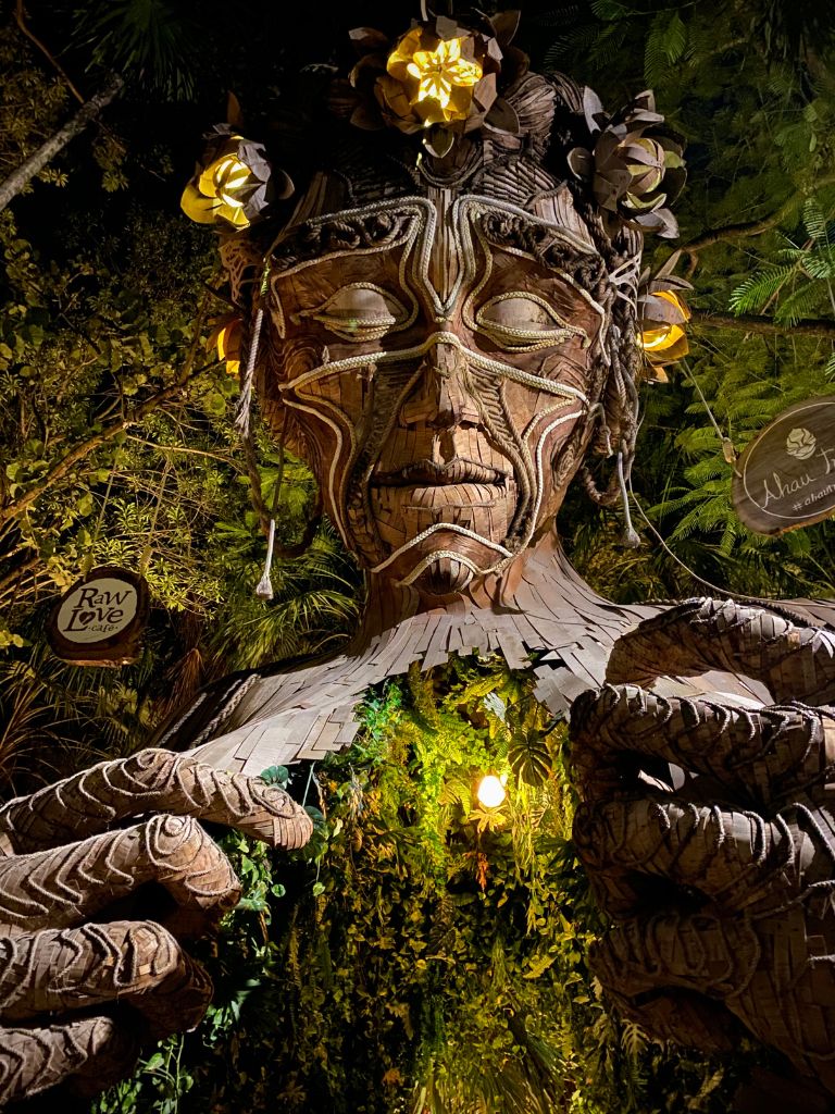 Ven la Luz wooden statue in Tulum