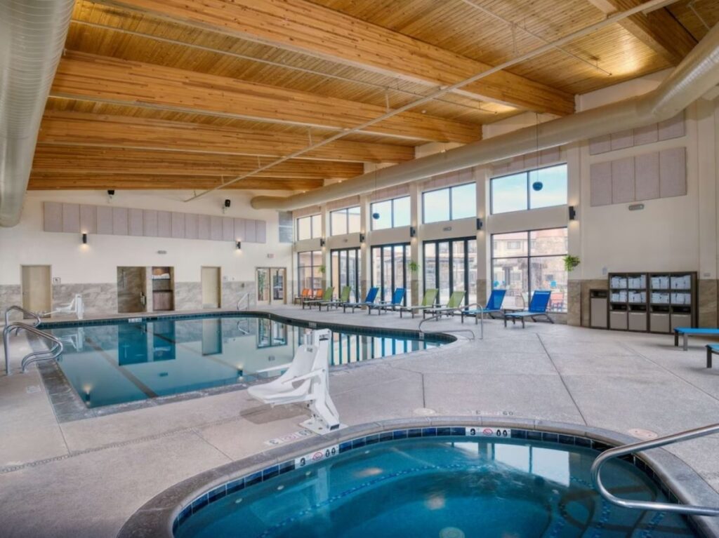 Indoor pool at Best Western. It's one of the Grand Canyon hotels with pools that have multipe pools on site.