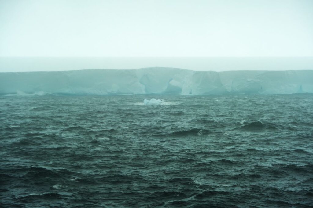 Ice calving off Iceberg A23a (left side)